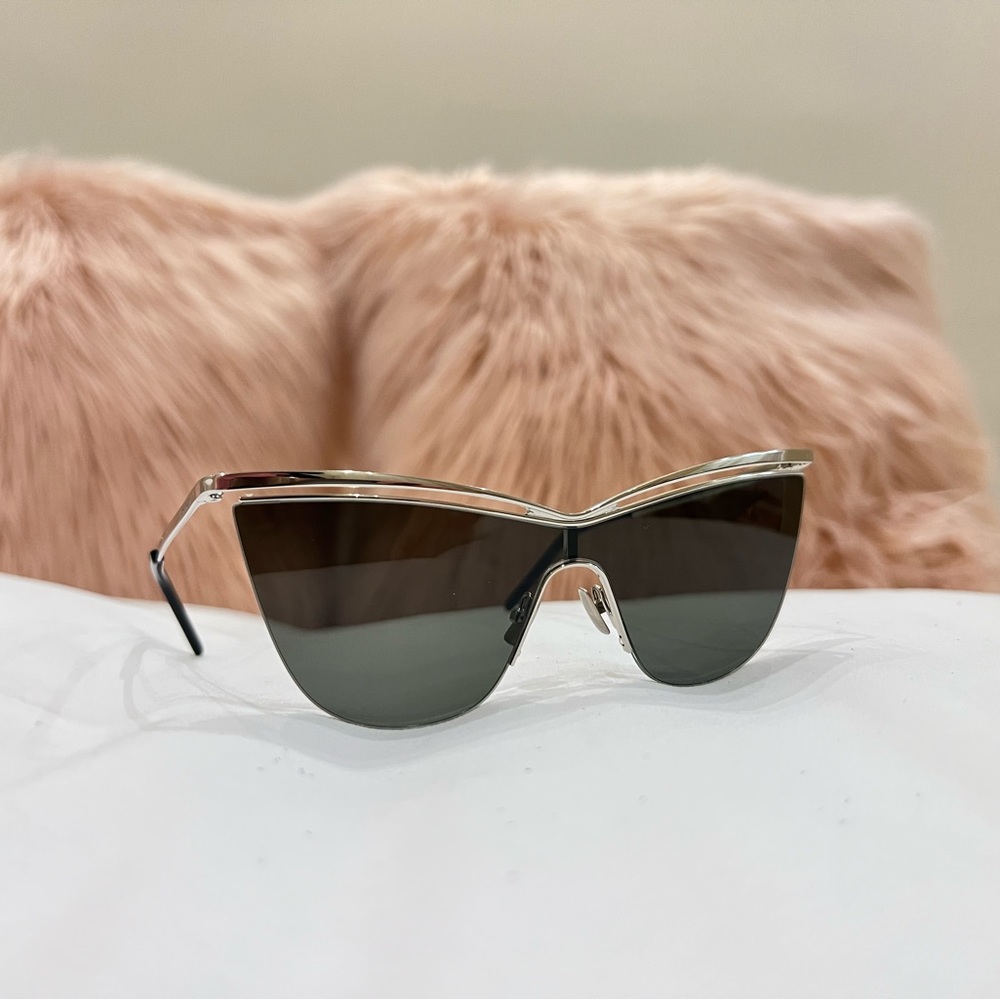 Saint Laurent Woman Sunglasses - Picture 1 of 16